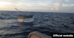 Balsa que salió de Cuba con 32 personas y estuvo tres semanas a la deriva. Sobrevivieron 15 balseros.