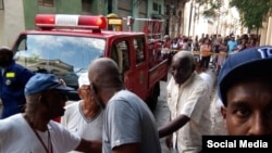 El área donde ocurrió el derrumbe, acordonada por las autoridades. (Foto: Facebook: Gobierno de La Habana)