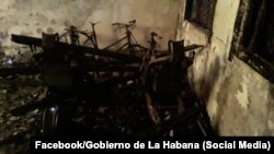 Las motorinas incendiadas en Centro Habana. (Foto: Facebook/Gobierno de La Habana)