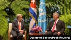 Miguel Díaz-Canel conversa con el secretario general de la ONU António Guterres, el 7 de mayo de 2018, en La Habana. (Desmond Boylan/Pool via Reuters)