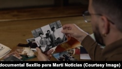 "Después de muchos años de silencio y estigmatización, unos pocos sobrevivientes sueñan con encontrar justicia y sanar el trauma del sexilio” / Foto: Cortesía del director del documental Sexilio para Martí Noticias