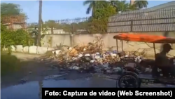 Basura en el Hospital Frank País, en La Habana