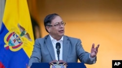 El presidente colombiano Gustavo Petro anunció este lunes que "comienza un segundo proceso de paz" con una de las principales facciones disidentes de las extintas Fuerzas Armadas Revolucionarias de Colombia. (AP Foto/Fernando Vergara, Archivo)