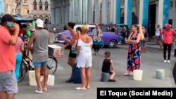 Una protesta por la escasez de agua, el 11 de noviembre de 2023, en La Habana Vieja.