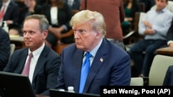 El expresidente Donald Trump en el tribunal en la ciudad de Nueva York, el 2 de octubre de 2023. (Foto AP /Seth Wenig, Pool)