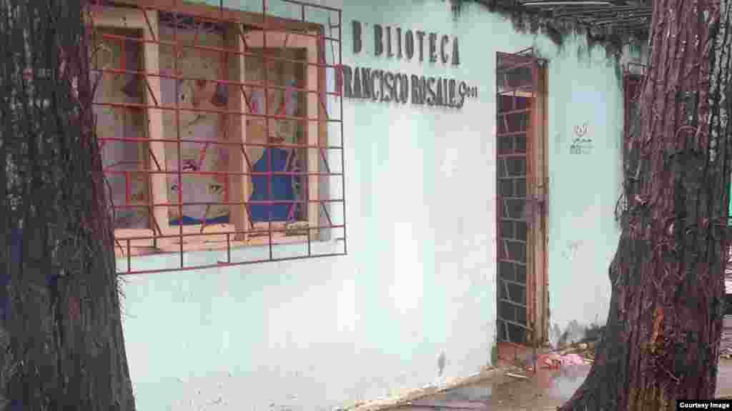 Biblioteca Francisco Rosales, en San Germán.