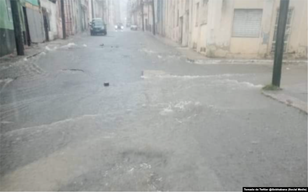 Inundaciones en la capital cubana. Foto del Gobierno Provincial de La Habana.