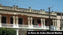 Fachada de La Casa de las Cariátides. (Foto: Facebook/La Hora de Cuba)