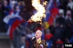 Yaroslav Dronov (Shamán) en el concierto en Luzhniki, Moscú. Imagen TASS.