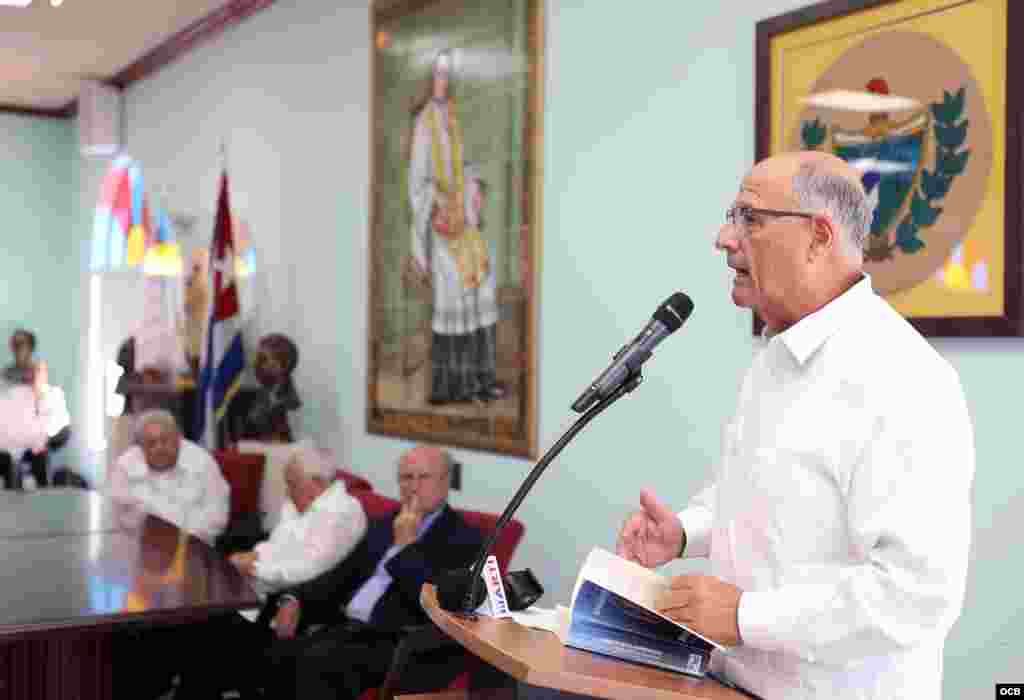 Dr. Rafael Peñalver en la presentación del libro &ldquo;Biografía de un hombre de Dios&quot; que narra la vida de Monseñor Agustín Román. Foto OCB/ Roberto Koltun.