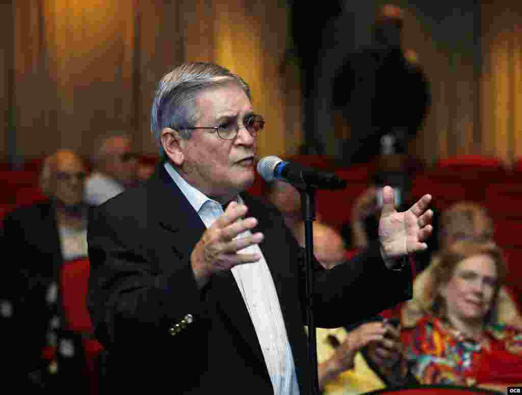 José Albertini, presidente del PEN Club de Escritores Cubanos, durante su intervención en &quot;Cuba 2019 Fórum abierto: El exilio habla a Cuba&quot;.