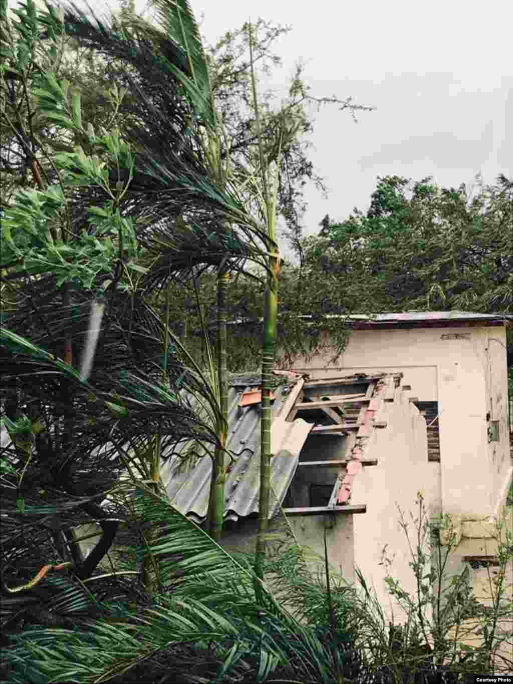 Daños en viviendas en el municipio de Consolación del Sur, Pinar del Río. (Foto: Cortesía Yaima Díaz)