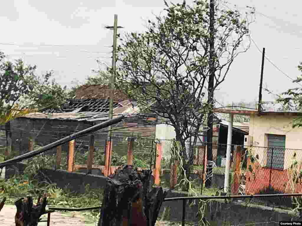 Daños en viviendas en el municipio de Consolación del Sur, Pinar del Río. (Foto: Cortesía Yaima Díaz)