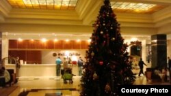 Arbol navideño en el Hotel Melía Cohiba de La Habana