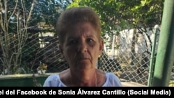 La Dama de Blanco Sonia Álvarez Campillo fue detenida en Jovellanos, Matanzas, cuando se dirigía a visitar a su hija, la presa política Saily Navarro, condenada a ocho años de privación de libertad tras las manifestaciones del 11 de julio.