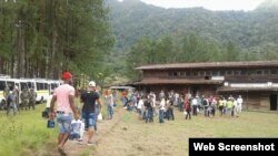 Migrantes cubanos en el albergue de Los Planes en Gualaca, provincia de Chiriquí, Panamá. 