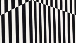 "Verticals" de Carmen Herrera. 