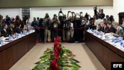 Vista general durante la primera reunión EEUU-Cuba tras el anuncio del restablecimiento de sus relaciones diplomáticas (21 de enero, La Habana).