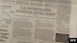 Vista de la portada del periódico estadounidense The Wall Street Journal que destapó el 22 octubre de 2015, la investigación de la petrolera PDVSA. 