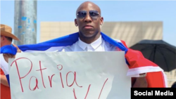 El campeón de boxeo cubano Yordenis Ugás, en una manifestación en Las Vegas. Tomado de @yordenis.ugas