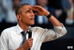 Obama participa de una charla para jóvenes emprendedores en la Usina del Arte, en Buenos Aires.