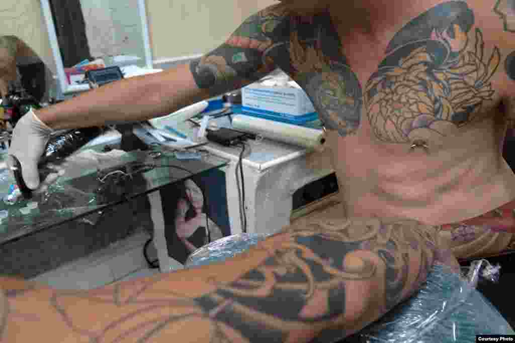 Tatuajes en Cuba Foto Dos Mundos