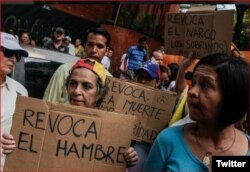 Miles de manifestantes se lanzaron a las calles de Caracas.