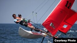 Un catamarán de la misma clase en la que se desarrollará la regata Habana Challenge. Foto: Iboats.