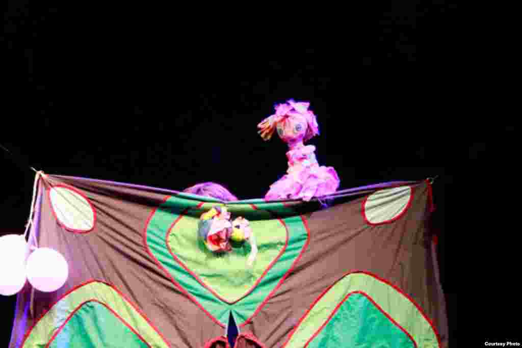 "Historia de una muñeca abandonada", Teatro Pálpito. Foto: Luis F. Rojas.