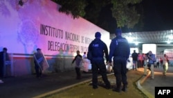 La policía federal de México vigila la Estación Migratoria Siglo XXI, en Tapachula, Chiapas. AFP.