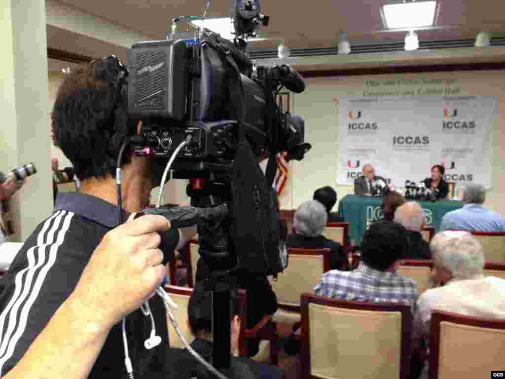 Conferencia de prensa de Rosa María Payá en la Universidad de Miami.