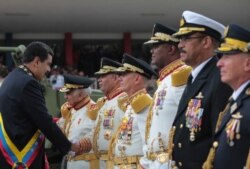 MILITARES VENEZOLANOS DESFILAN EN CARACAS PARA CONMEMORAR LA INDEPENDENCIA