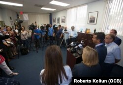 Conferencia en las oficinas del congresista Carlos Curbelo sobre los peligros del régimen de Maduro.