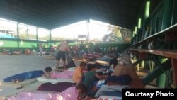 Migrantes cubanos en el colegio nocturno La Cruz, Guanacaste, Costa Rica. Foto: Esdrey Roura, cortesía.