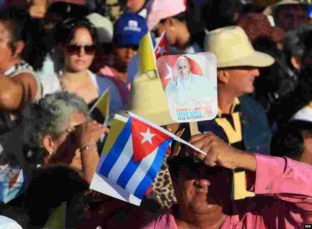 Todos listos en Holguín para la misa que oficiará el Papa hoy