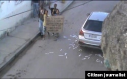 Protesta en Holguín del Movimiento Cubano Reflexión mayo 10