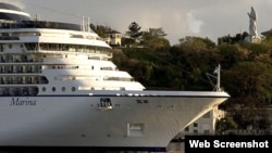 Un crucero de Norwegian Cruise Line hace su entrada a la Bahía de La Habana.