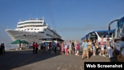 Terminal de cruceros en el puerto de Santiago de Cuba. 