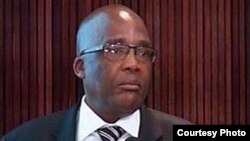 Aaron Motsoaledi,ministro de Salud de Sudáfrica: Huelga estudiantil es "ilegal"