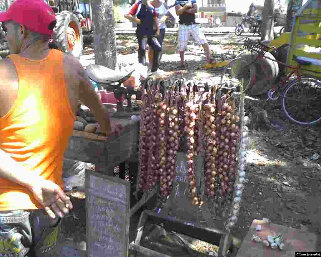 El reportero ciudadano de José R Borges recorre mercados privados&nbsp; de venta a la población en Cabaiguán, Sancti Spíritus.