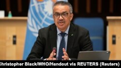 El jefe de la OMS, Tedros Adhanom Ghebreyesus, habla en una sesión de la Junta Ejecutiva contra el COVID-19 en Ginebra, Suiza, el 21 de enero de 2021. Christopher Black/WHO/Repartido via REUTERS.