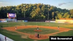 Primer juego entre Cuba y los Mineros del Condado de Sussex.