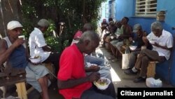 Un almuerzo del Proyecto Capitán Tondique en Matanzas.