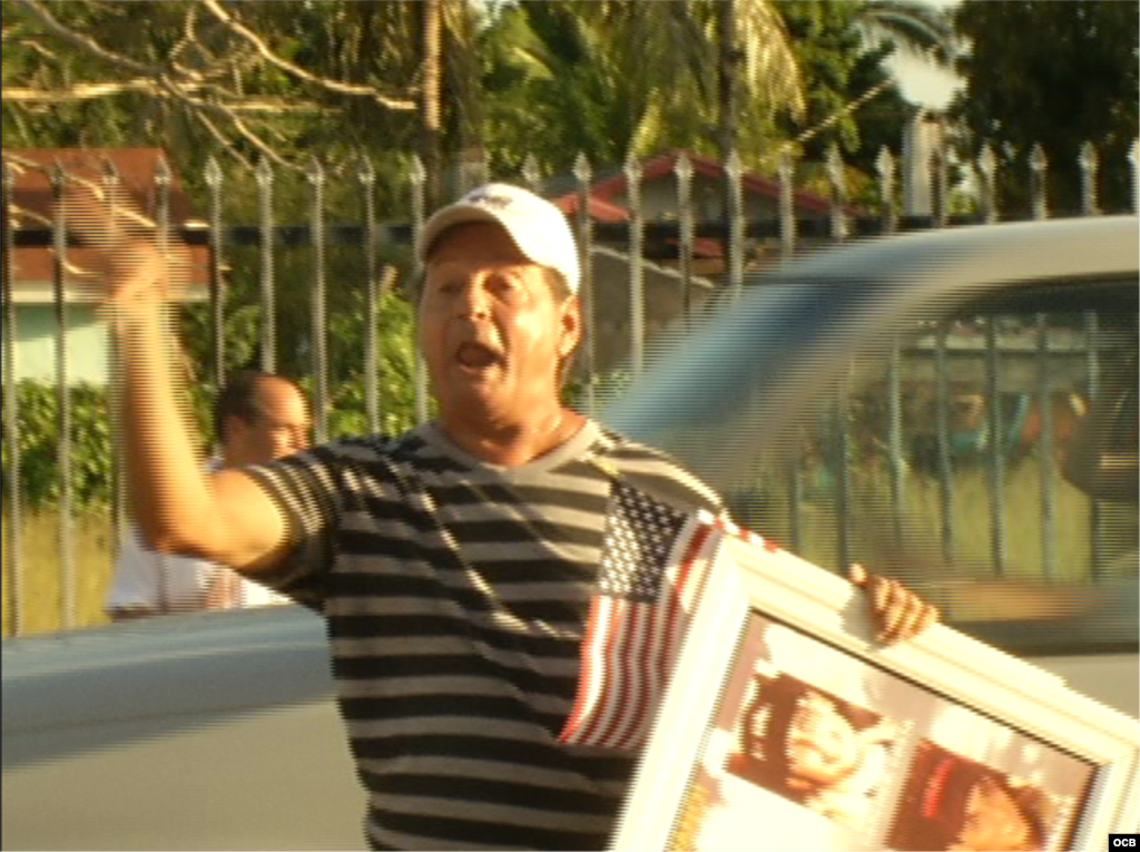 Protestas en exposición de espía cubano en Miami