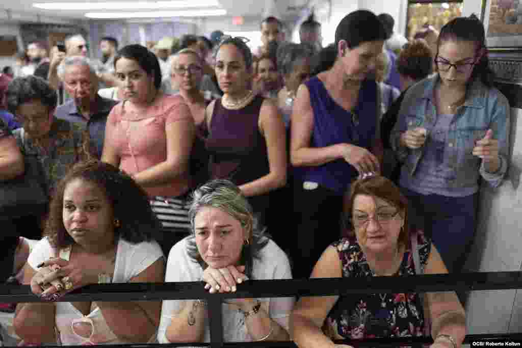 Cientos de creyentes de diferentes nacionalidades acudieron este 17 de diciembre al Rinc&#243;n de San L&#225;zaro en la ciudad de Hialeah. 