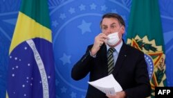 El presidente brasileño, Jair Bolsonaro, dijo que no tomará partido respecto a la operación rusa en Ucrania: “Ya tenemos suficientes problemas serios en Brasil y no quiero traer más problemas para Brasil”, expresó.