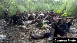 Foto Archivo. Grupo de migrantes en la selva del Darién.