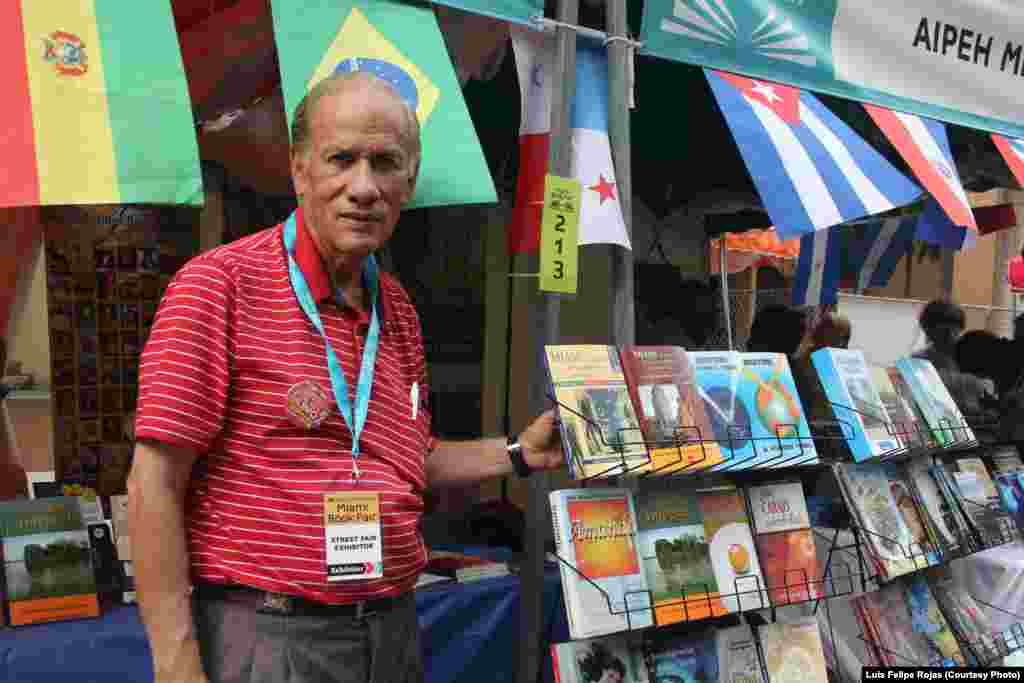 Jesús Hernando Castro, autor de la novela Amanda. Es también escritor de libros de autoayuda.