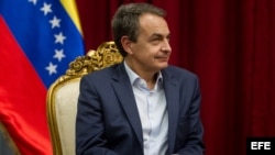 El expresidente del Gobierno español José Luis Rodriguez Zapatero durante un encuentro con el presidente de Venezuela, Nicolás Maduro, en el Palacio de Miraflores. Archivo.EFE.