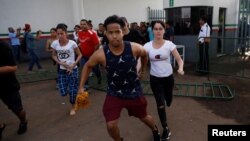 Aproximadamente 50 migrantes del país caribeño se amotinaron el 12 de mayo en la estación migratoria en Tapachula, Chiapas.